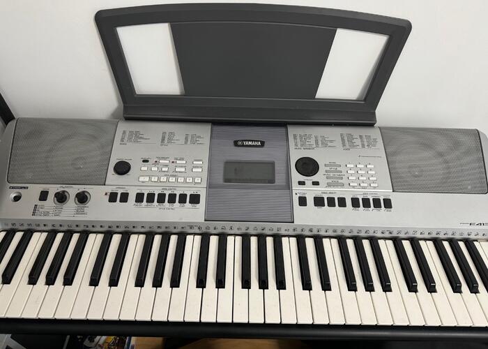 Grajewo ogłoszenia: Do sprzedania Keyboard Yamaha PSR E413 wraz z zasilaczem, statywem,...