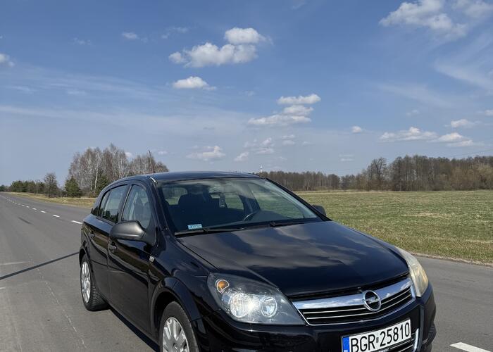 Grajewo ogłoszenia: Witam. Sprzedam Opla Astrę H 1.9cdti 100km. 
Przebieg 226tyś.km...
